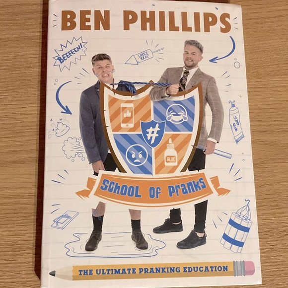 Ben Phillips book of pranks - Picture 1 of 4